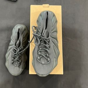 COPY - 100% authentic Yeezy 450 gray
